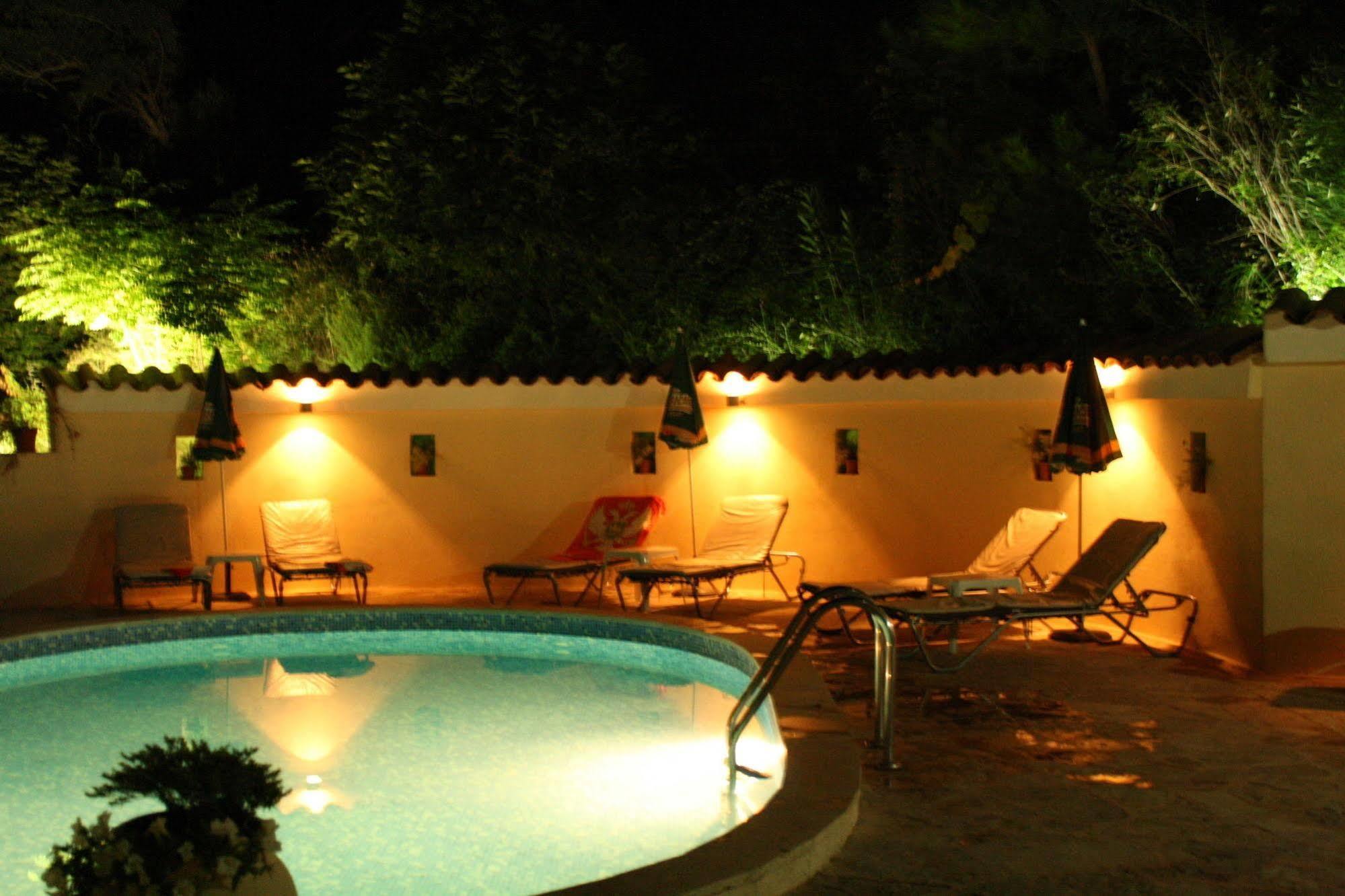 Hotel Danica Petrovac Exterior foto